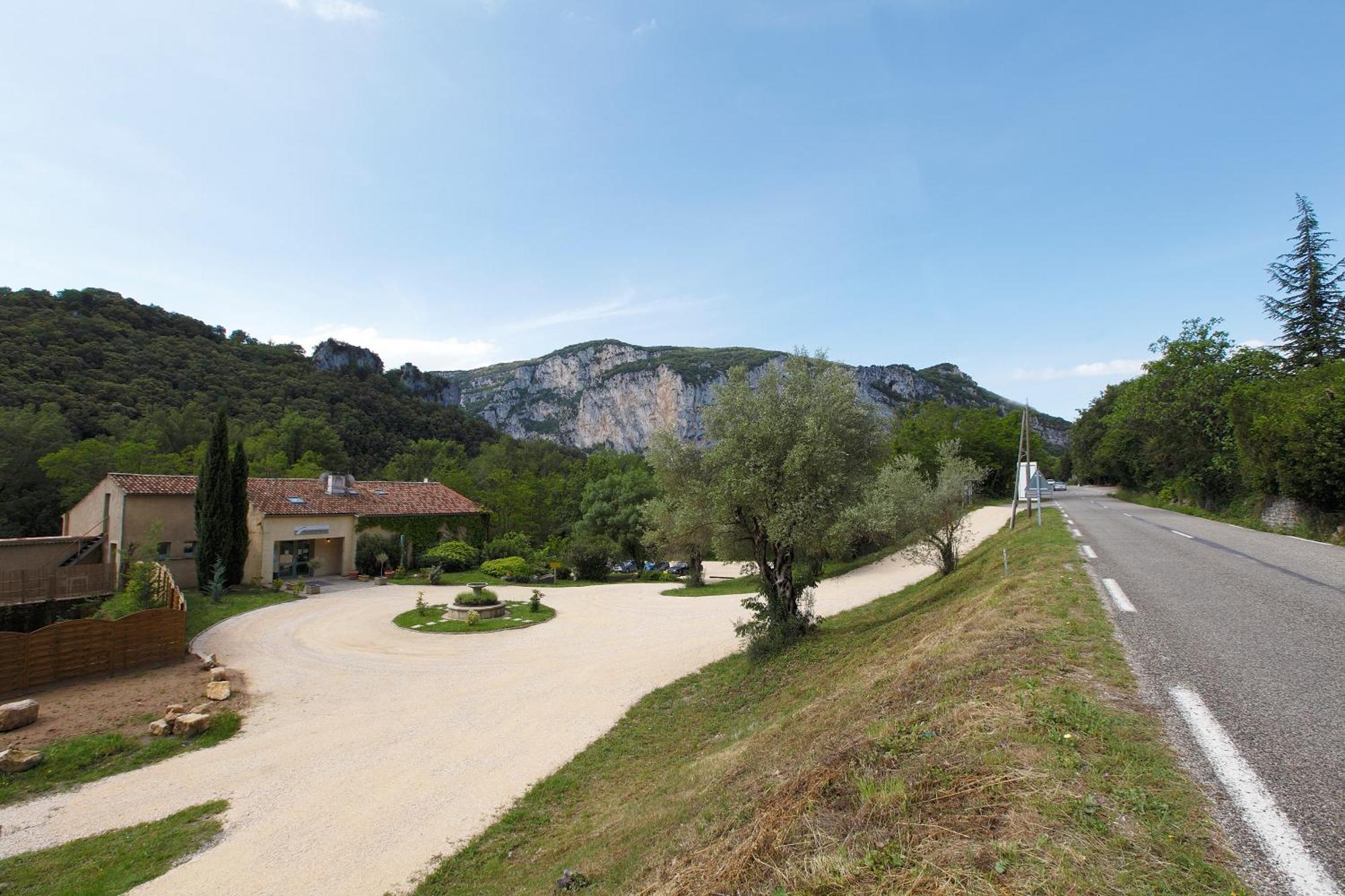 Vacanceole - Le Domaine De Chames - Pont D'Arc Vallon-Pont-dʼArc Zewnętrze zdjęcie