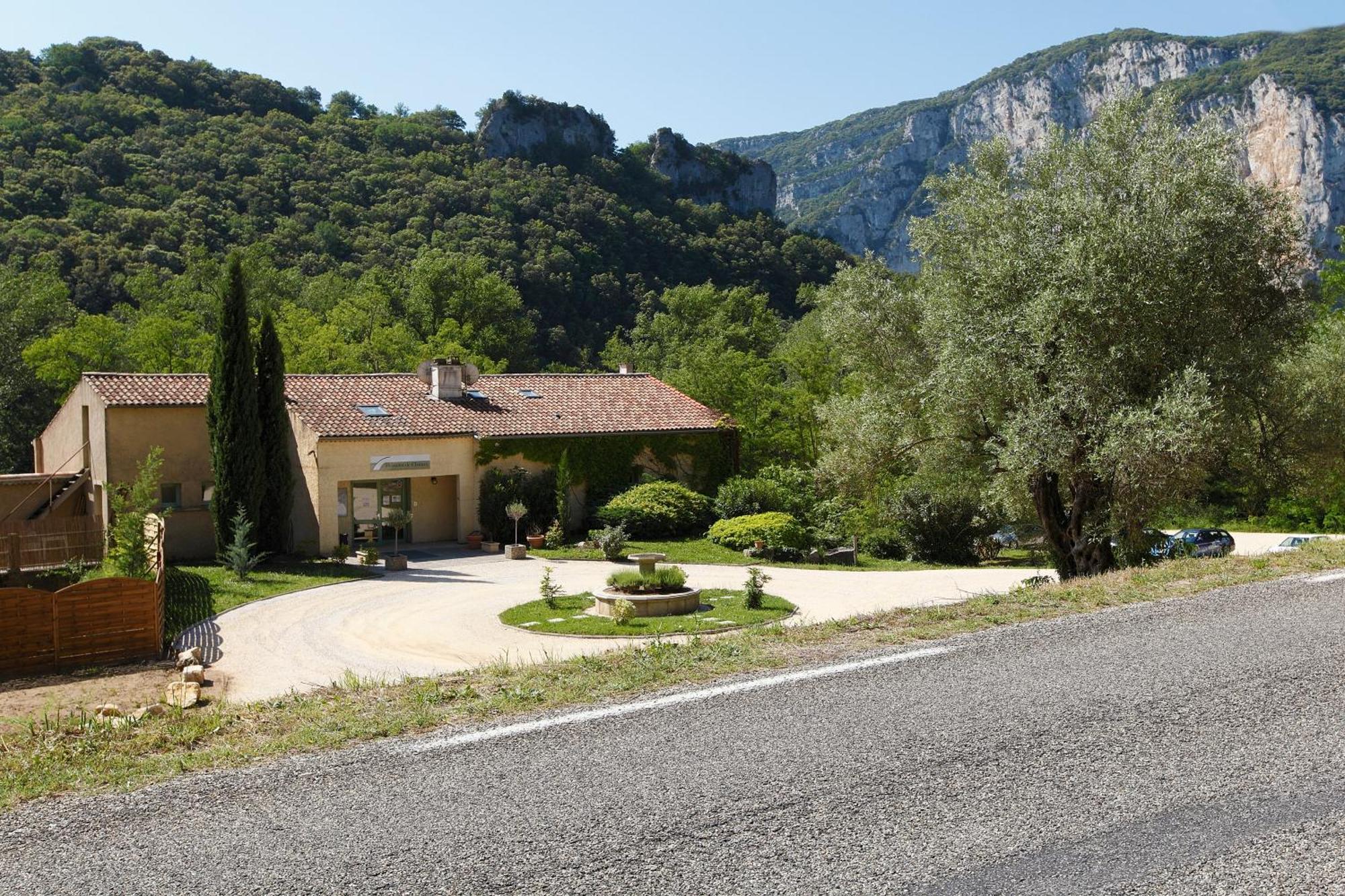 Vacanceole - Le Domaine De Chames - Pont D'Arc Vallon-Pont-dʼArc Zewnętrze zdjęcie
